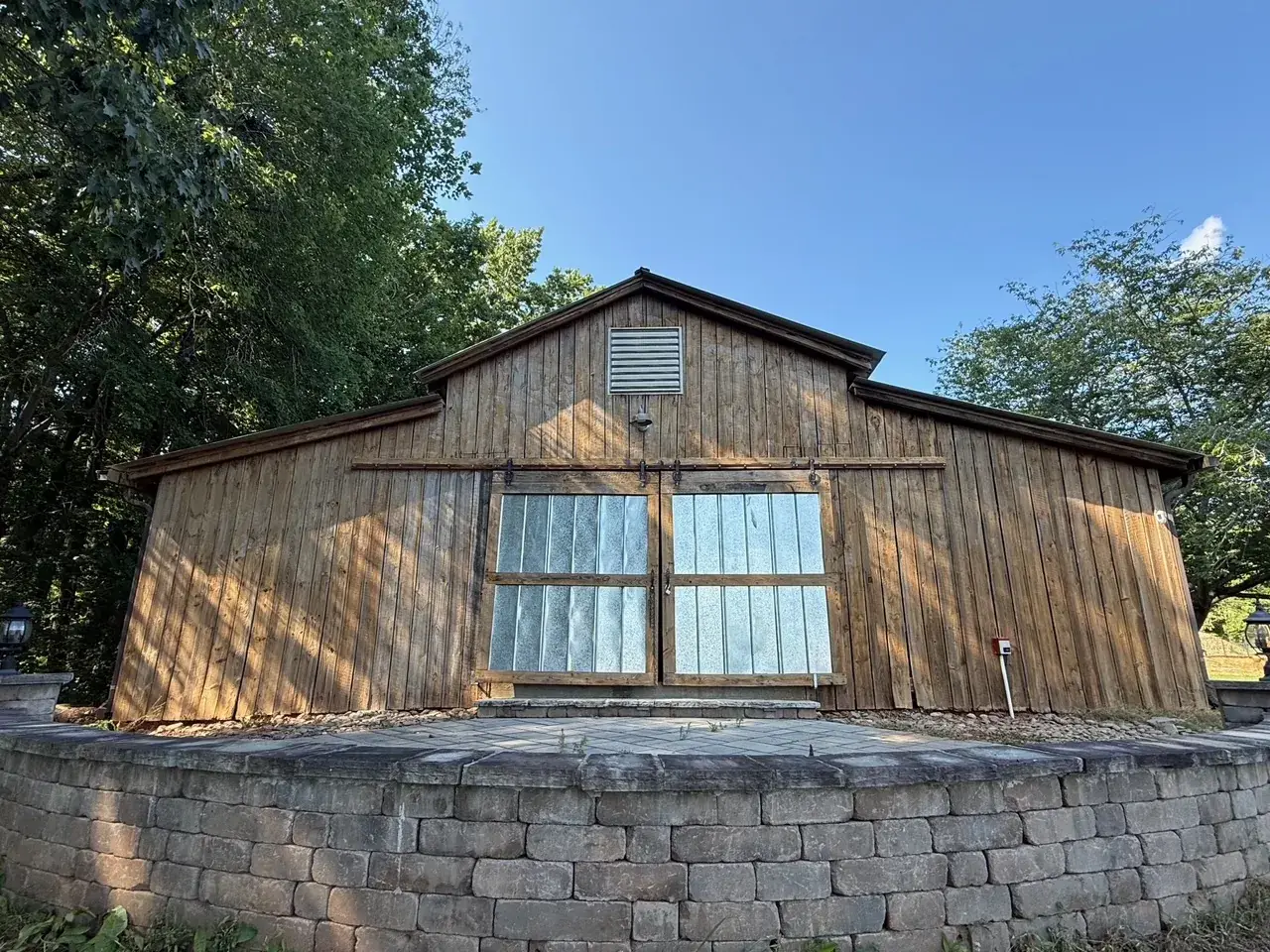 Wooden building before pressure washing